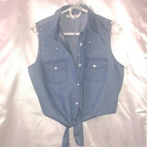 Chambray tie front shirt with pearl accessories